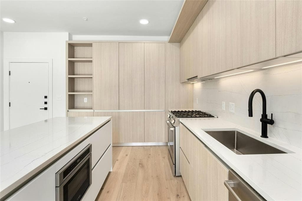 2209 S 1st St 332, Austin