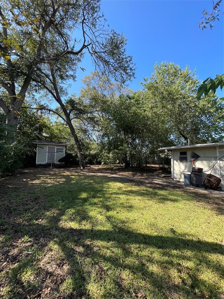 2006 Maple Ave 2, Austin, photo 1